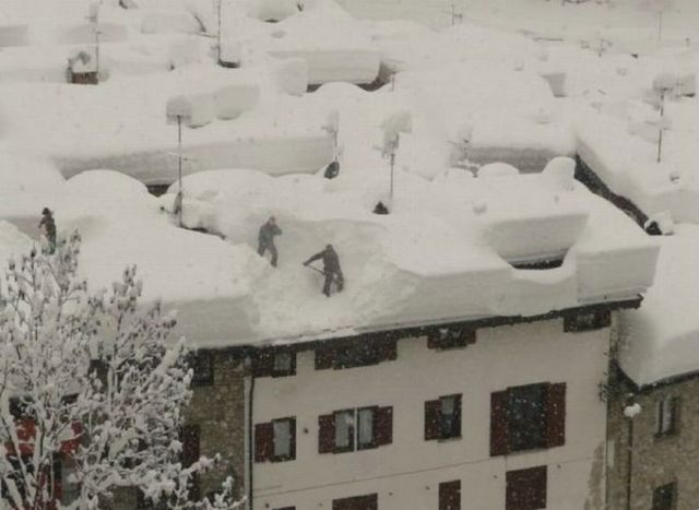 Italy covered with snow (9 pics)