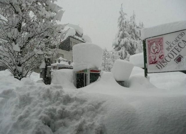 Italy covered with snow (9 pics)