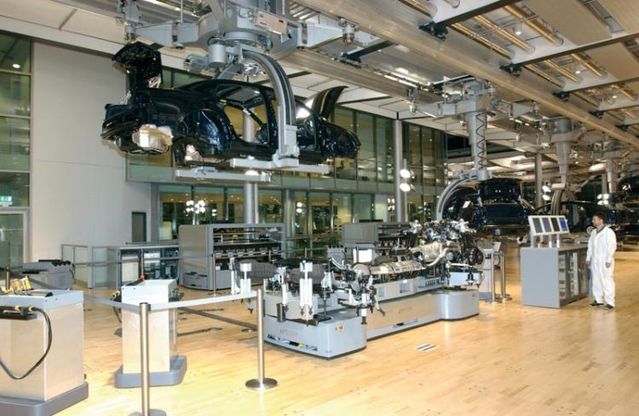 Volkswagen’s factory of Dresde (21 photos)