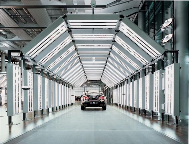 Volkswagen’s factory of Dresde (21 photos)