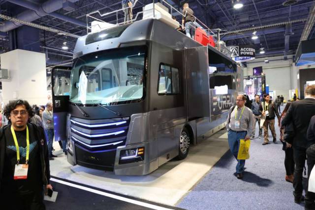 Now This Is A Real Billionaire Version Of “House On Wheels”