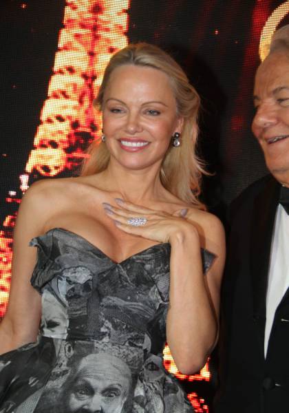 Pamela Anderson Is Back Under The Spotlight! Kind Of…