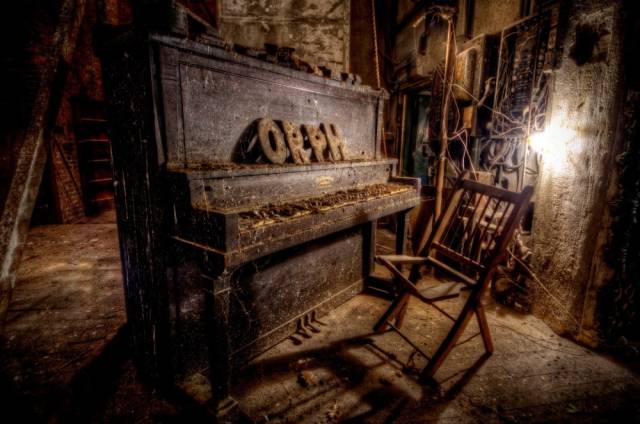 These Forsaken Places Are Both Attractive And REALLY Creepy
