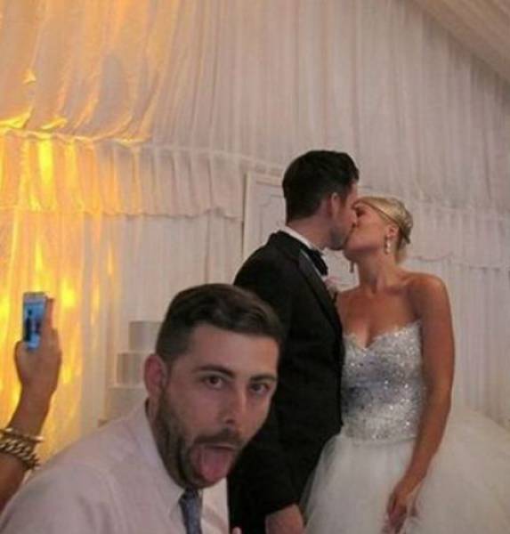 These Wedding Photos Are Destined To Be Burned As Soon As The Bride Sees Them