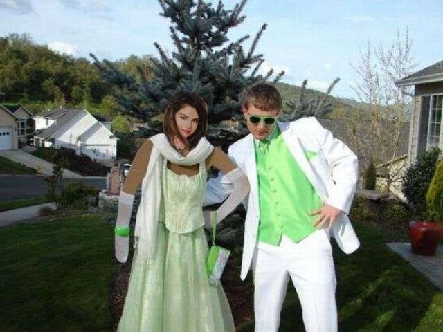 When You Have Nobody To Take As A Date For Your Prom – Be Creative