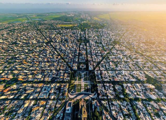 If Only Humans Could Fly – They Would See Their Cities In This Amazing Way