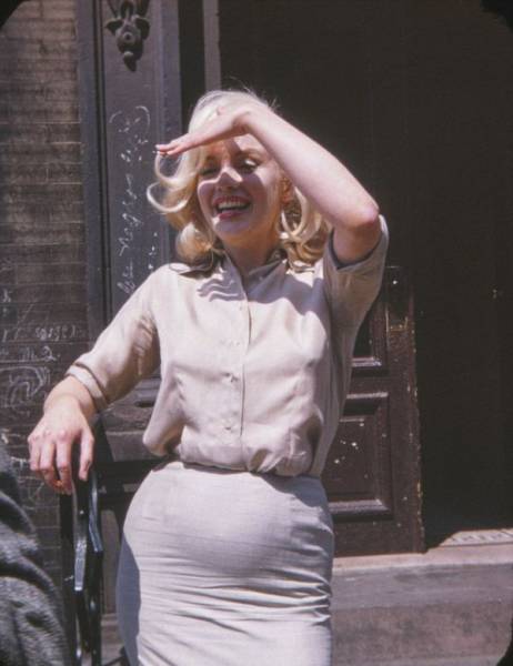 We’ve Seen Marilyn Monroe Many Times… But Not Pregnant!