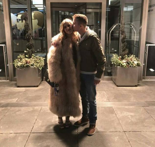 Genie Bouchard Keeps Her Promise And Goes On A Date With A Random Twitter Guy!