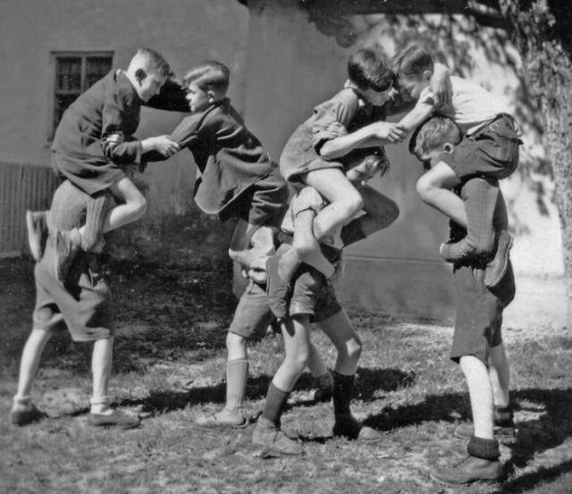 Children Actually Had Some Amazing Time Before Smartphones And Computers Were Even Invented