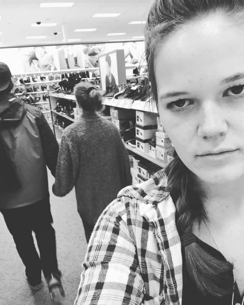 All The Pain And Suffering Of Being A Third Wheel Collected In One Instagram Account