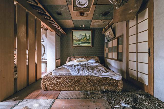 Nobody Will Make Love In This Japanese “Love Motel” Ever Again…