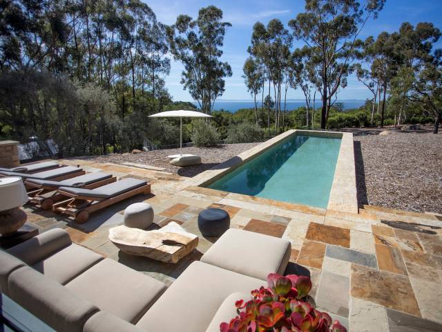 Ellen DeGeneres’ Mansion Is Up For Grabs – And It’s Gorgeous