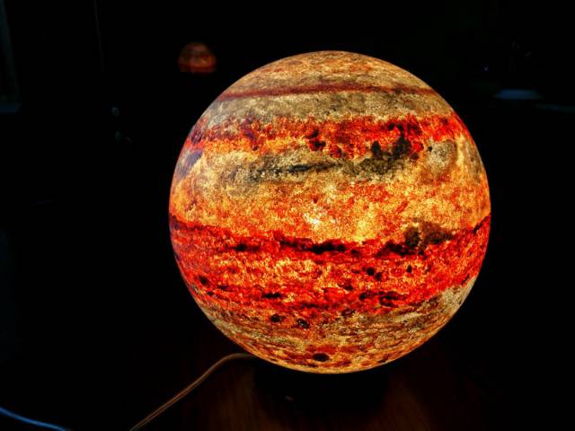 These Lamps Are Incredible – It’s Almost As If You Can Have Your Own Planet At Home