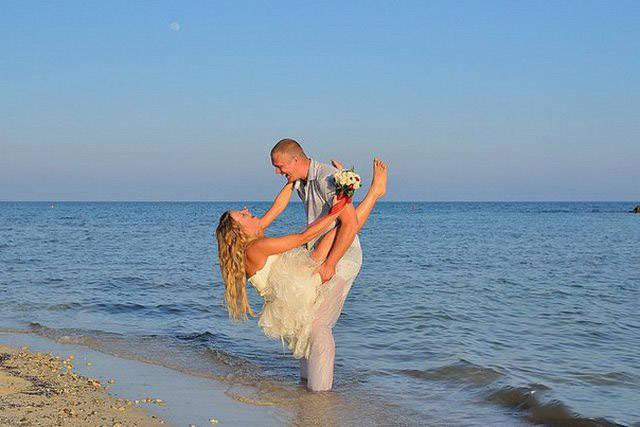 A Collection Of Wedding Photos Worth Being Destroyed After Seeing