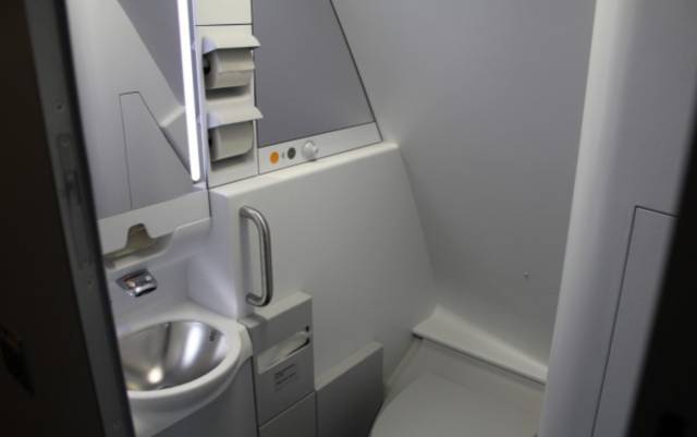 Pilots Actually Have Their Own Hidden Resting Rooms Inside The Plane!