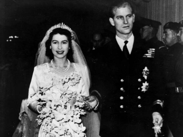 How Weird Queen Elizabeth II Really Is?!