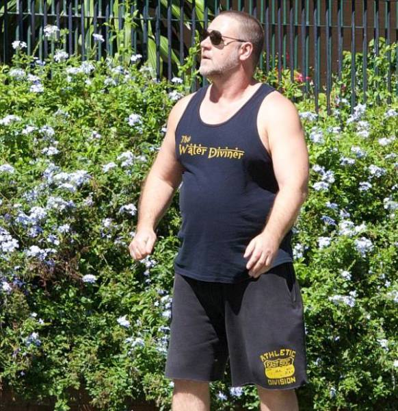 Russel Crowe Reveals His New Crew Cut And Physique