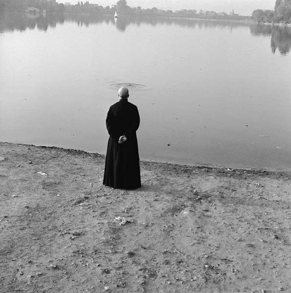 Perfect Street Photography From Back When It Was Unheard Of Yet
