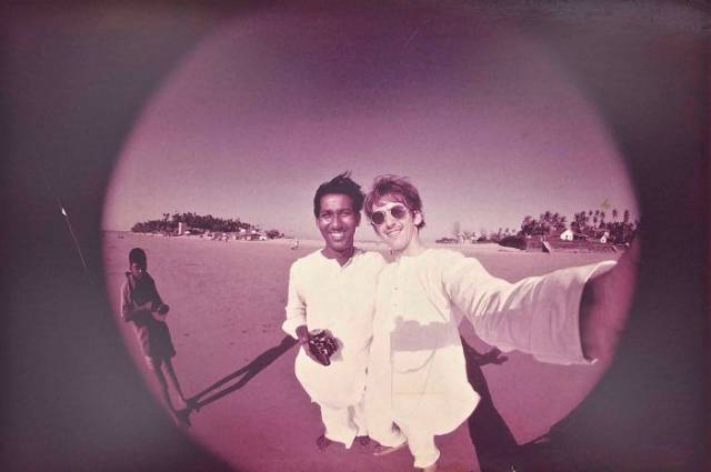 Selfies Are Nothing Really New! Some Vintage Celebrity Selfies Before Smartphones