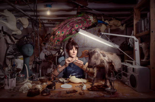Photographer Proves That Women Are Pretty Capable Of Doing “Men’s Work”