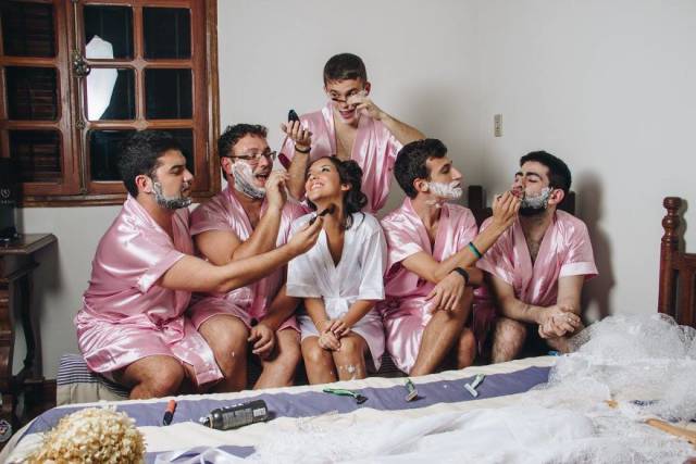 When You Have No Girlfriends For Your Bridal Photoshoot, Your Bros Will Always Help
