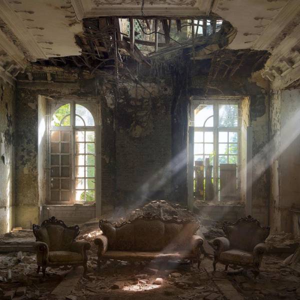 Abandoned Places Look So Majestic In Their Loneliness