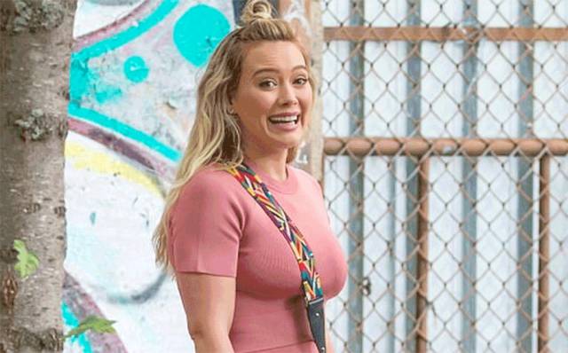 Hilary Duff Just Came Out Of Nowhere Looking Amazing As Never Before!