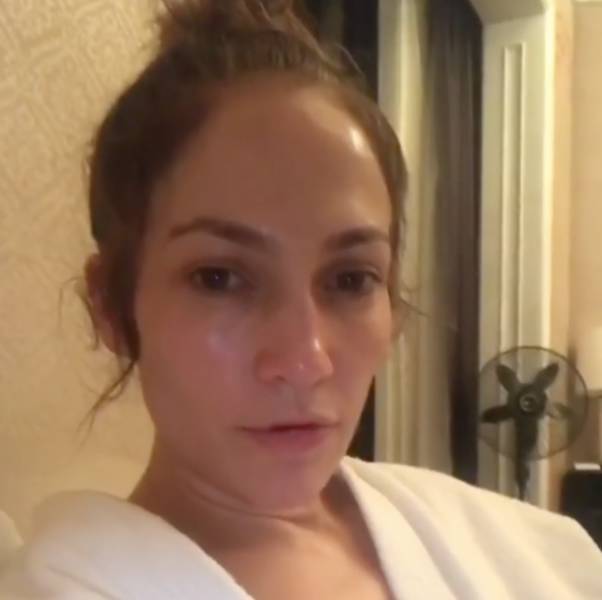 Celebs Without Make-Up Are Actually Looking Like Human Beings!