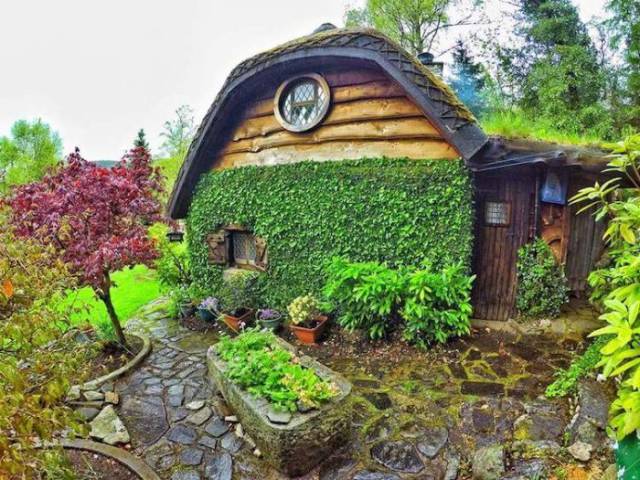 The Real Hobbit House Does Exist!