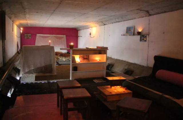 This Student Has Found A Pretty Interesting Airbnb Apartment Under One Of France’s Bridges…