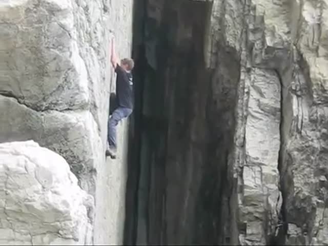That Climber Nearly Lost His Life After Losing His Grip!