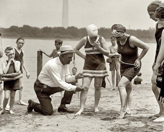 There’s Nothing Similar Between Swimsuits 200 Years Ago And Now!