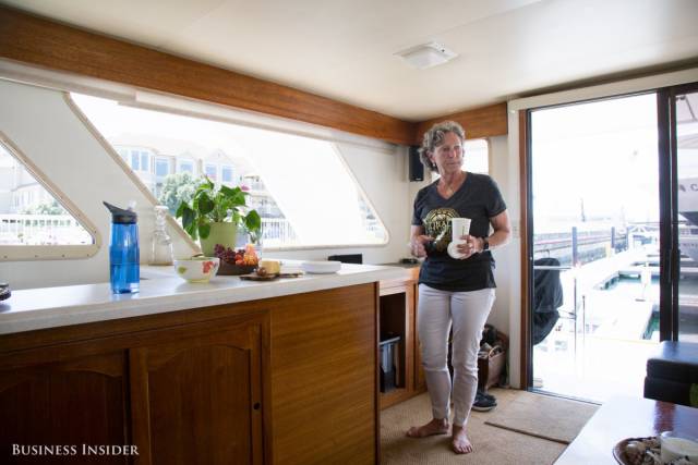 Instead Of Buying A Super-Expensive House In San Francisco, This Couple Lives There On A Boat Instead!