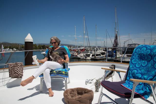 Instead Of Buying A Super-Expensive House In San Francisco, This Couple Lives There On A Boat Instead!