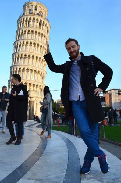 Leaning Tower Of Pisa Is Just An Endless Source Of Hilarious Photos