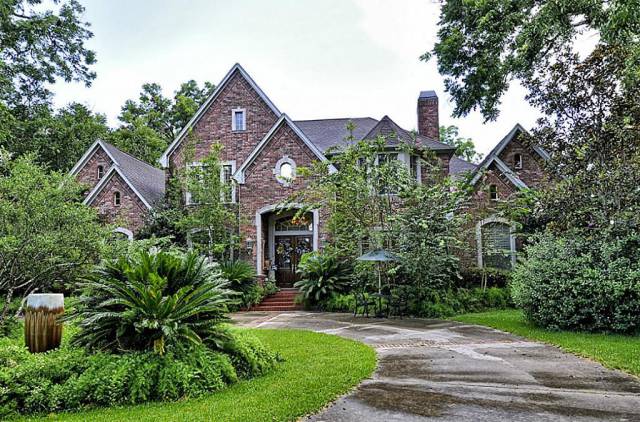 This Home For Sale In Houston Is Hiding Tons Of Secrets!
