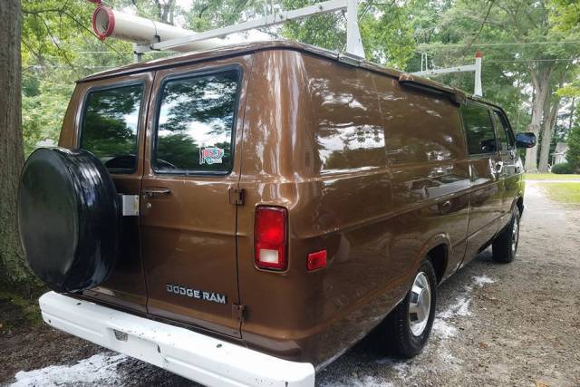 This Van Was Once Used By FBI For Surveillance And Was Just Sold On eBay Still Fully Equipped!