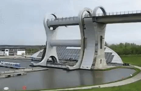 You Could Watch This Aqueduct Work For Hours!