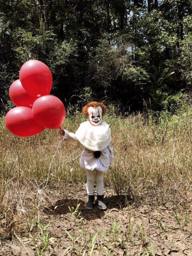 Pennywise From “It” Is Alive Thanks To These Creative Brothers!