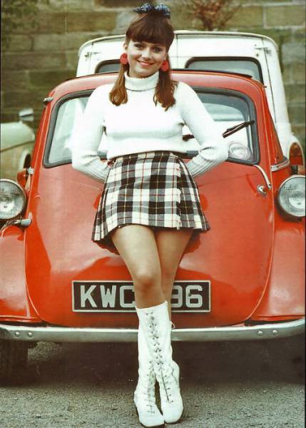 The Origins Of Mini Skirts From The 60s