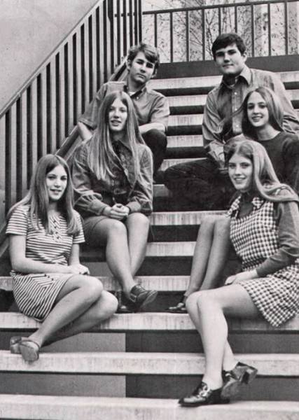 The Origins Of Mini Skirts From The 60s