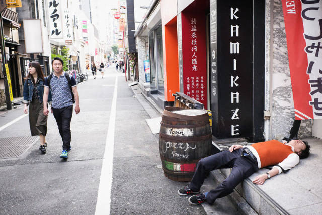 Most Japanese Obviously Don’t Know How To Drink…