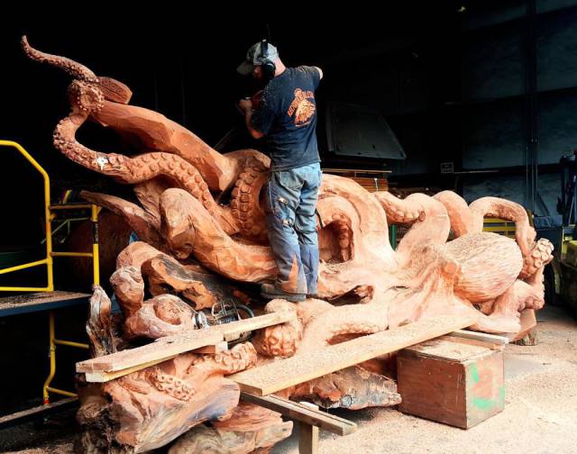 What’s Giant Fallen Tree For Some, Is Material For Masterpieces For This Artist