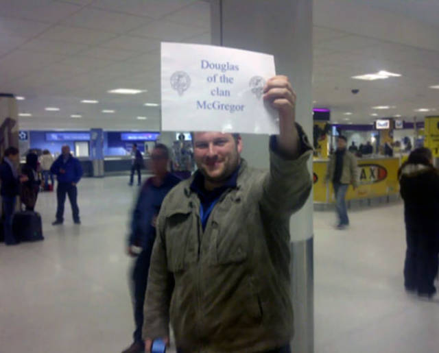 Greetings At The Airport Just HAVE To Be This Creative!