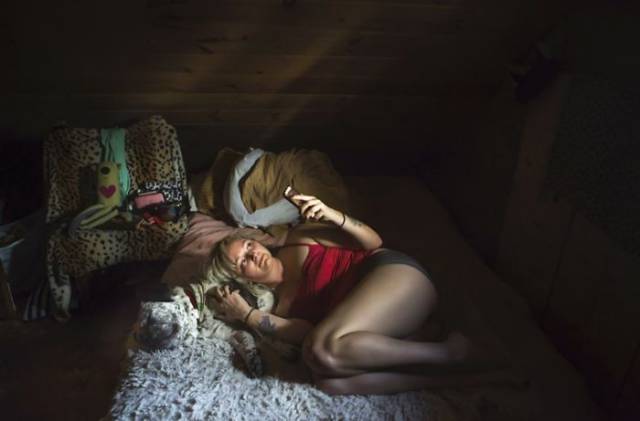 Take A Look Inside The Lives Of Americans With These Photos From Their Bedrooms