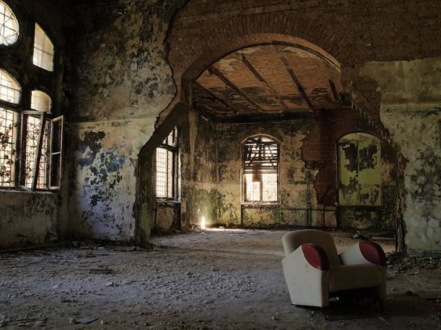 There Are Tons Of Famous Abandoned Buildings Around The World – But What Do They Hide?