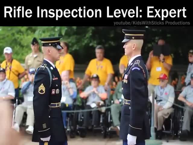 That’s How You Inspect Rifles In The Military