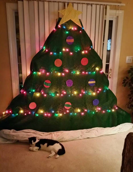 How To Save Your Christmas From Your Own Pets