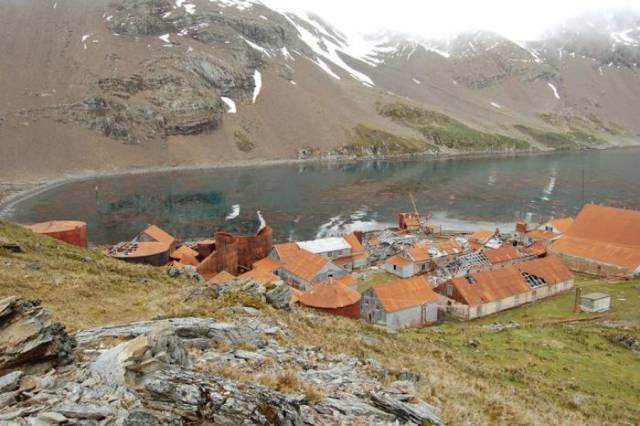 There’s Tons Of Abandoned Stations In Antarctica