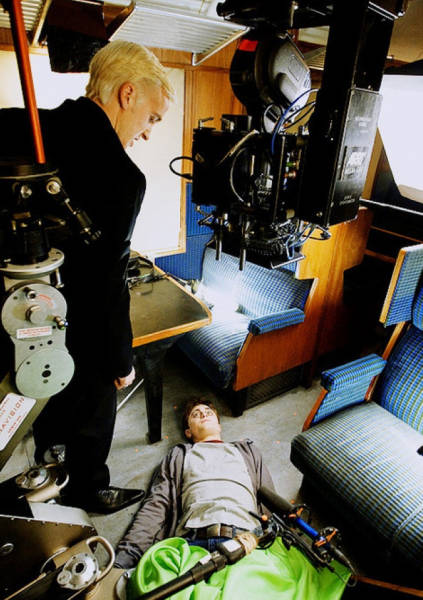 Behind-The-Scenes Shots From Popular Movies Tell So Much More About Them